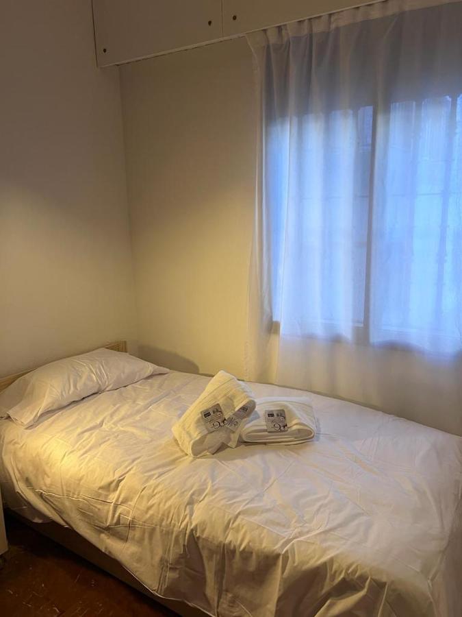Apartamento Turistico R. Gonzalez Abreu Seville Exterior photo