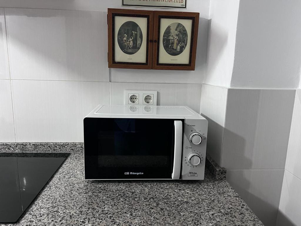 Apartamento Turistico R. Gonzalez Abreu Seville Exterior photo