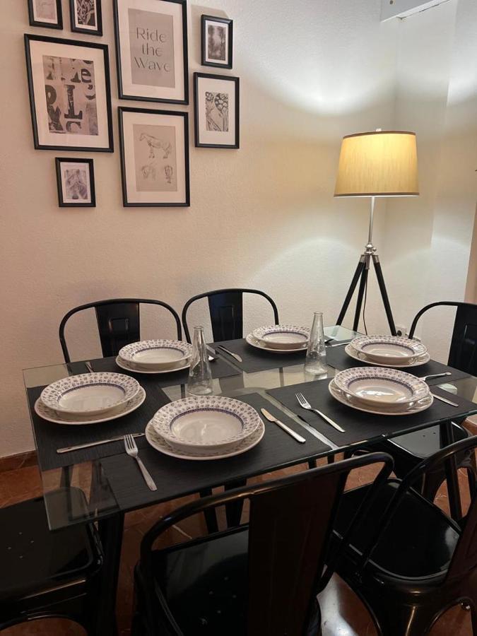 Apartamento Turistico R. Gonzalez Abreu Seville Exterior photo