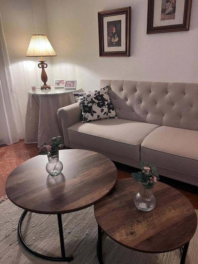 Apartamento Turistico R. Gonzalez Abreu Seville Exterior photo