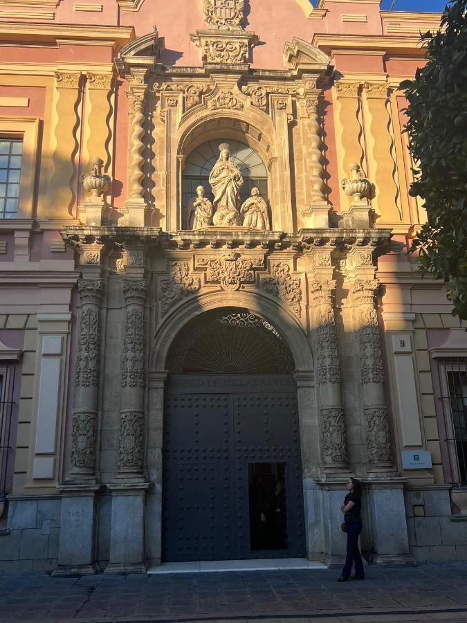 Apartamento Turistico R. Gonzalez Abreu Seville Exterior photo